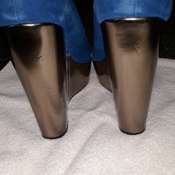 Shoes - Picture 4 of 4